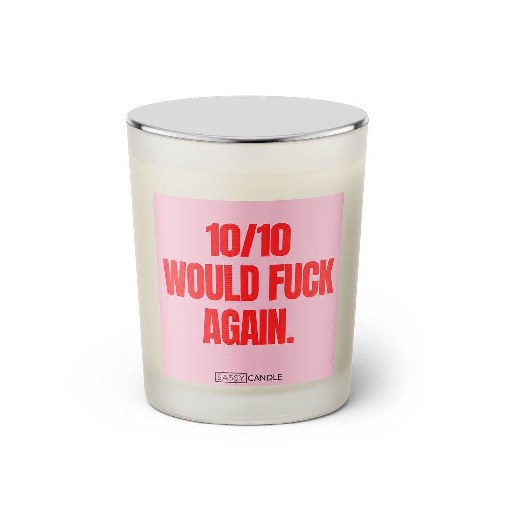 Duftkerze mit witzigen Spruch: 10/10 would fuck again. Farbe rosa und pink von Sassy Candle.