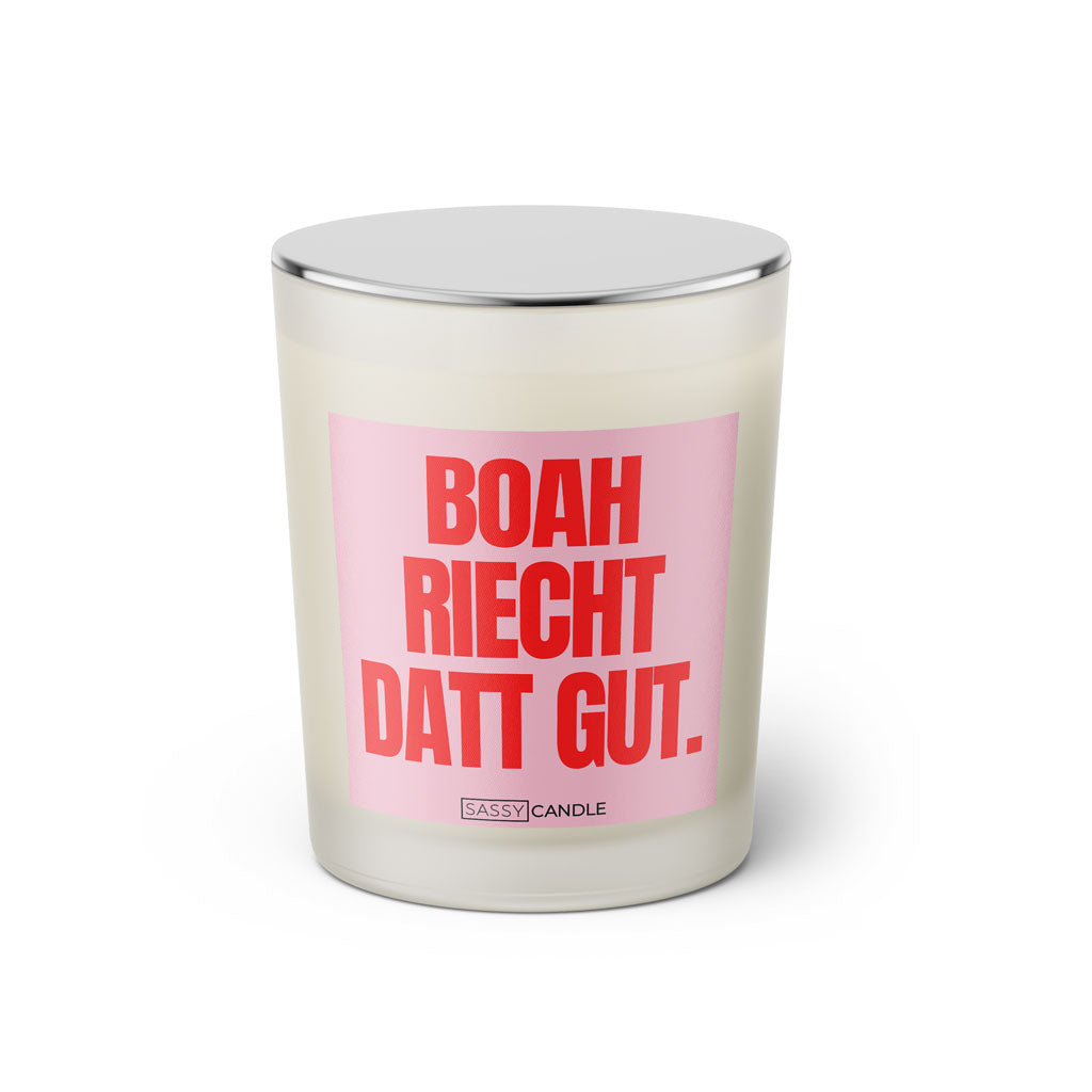 Duftkerze mit witzigen Spruch: Boah riecht datt gut. Farbe rosa und pink von Sassy Candle.