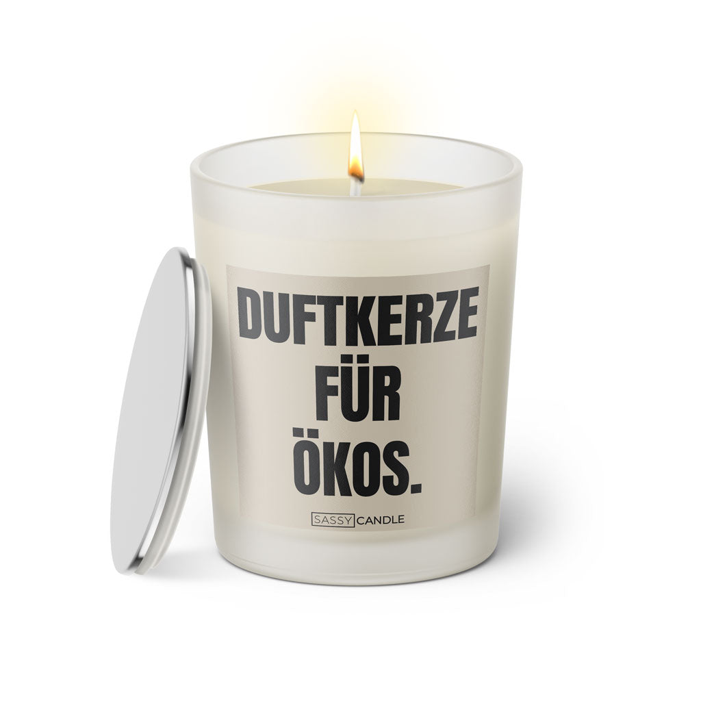 Duftkerze mit Spruch: Duftkerze für Ökos. Farbe beige und schwarz von Sassy Candle.