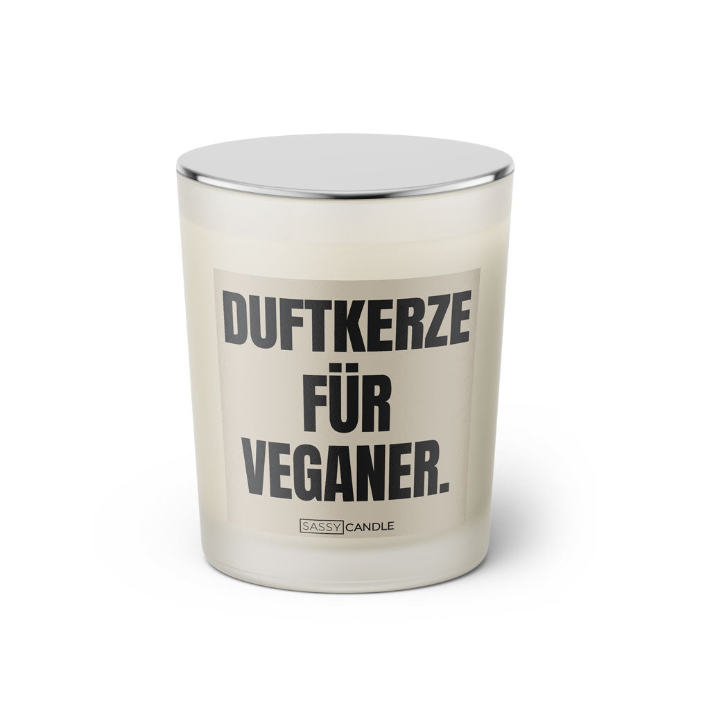 Duftkerze mit Spruch: Duftkerze für Veganer. Farbe beige und schwarz von Sassy Candle.