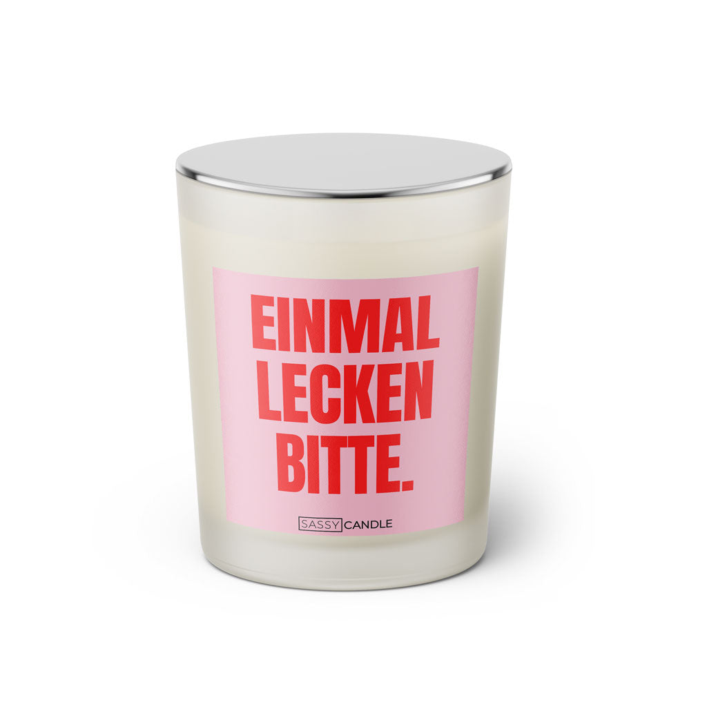 Duftkerze mit witzigen Spruch: Einmal lecken bitte. Farbe rosa und pink von Sassy Candle.
