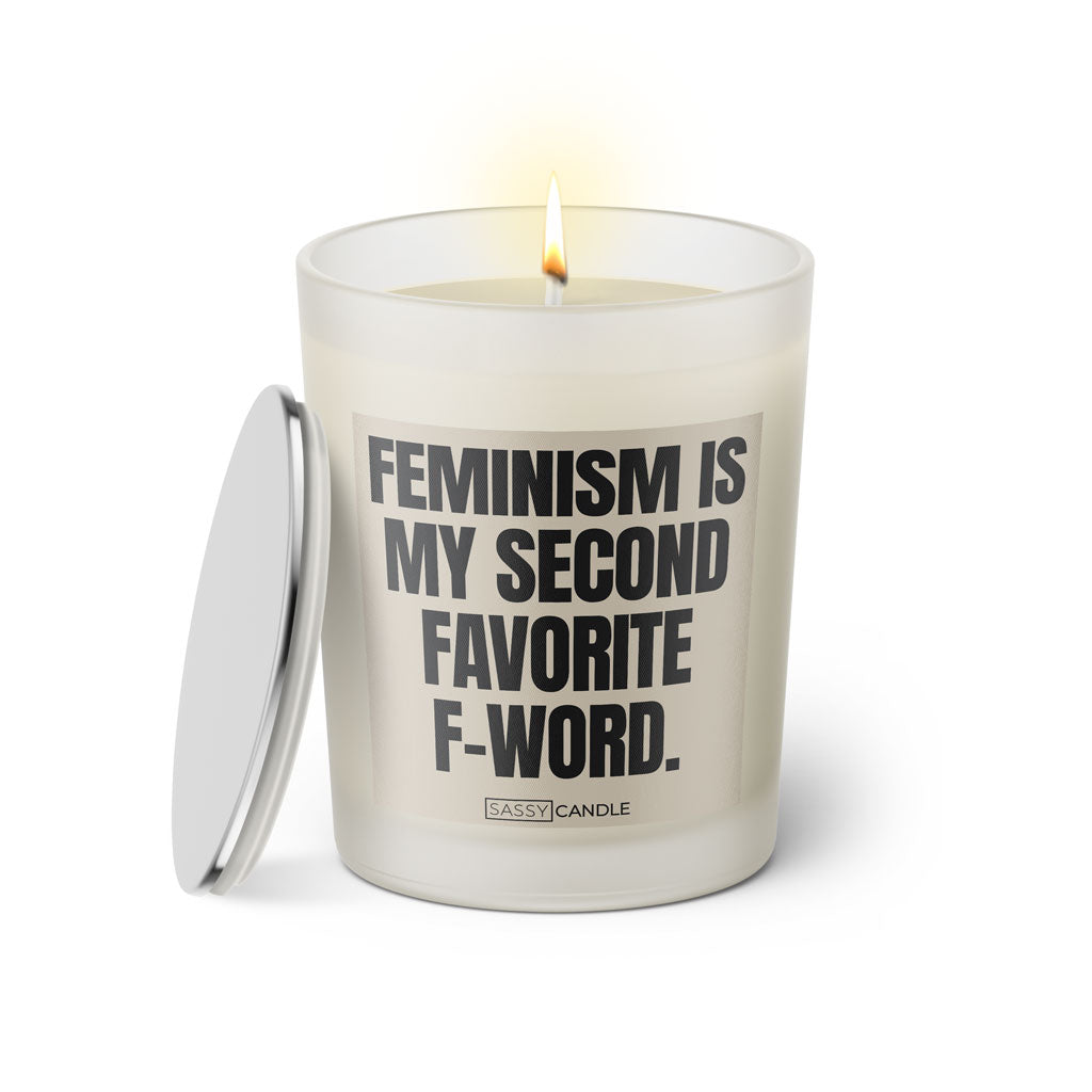 Duftkerze mit witzigen Spruch: Feminism is my second favorite f-word. Farbe beige und schwarz von Sassy Candle.