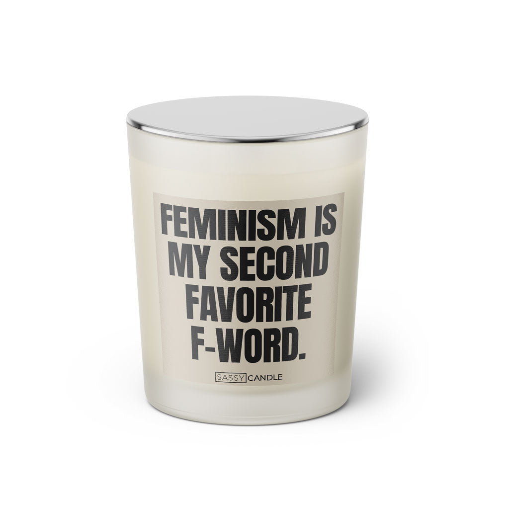 Duftkerze mit witzigen Spruch: Feminism is my second favorite f-word. Farbe beige und schwarz von Sassy Candle.
