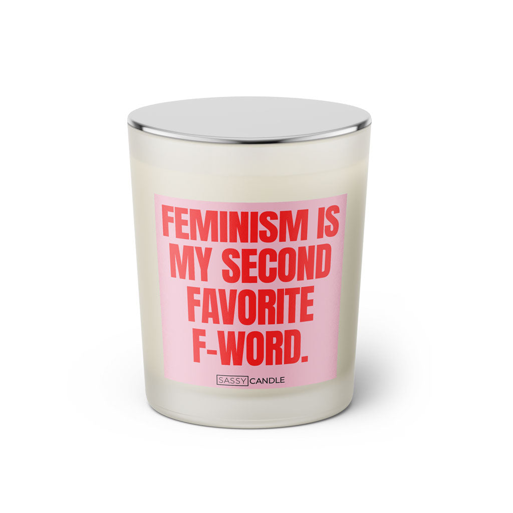 Duftkerze mit witzigen Spruch: Feminism is my second favorite f-word. Farbe rosa und pink von Sassy Candle.