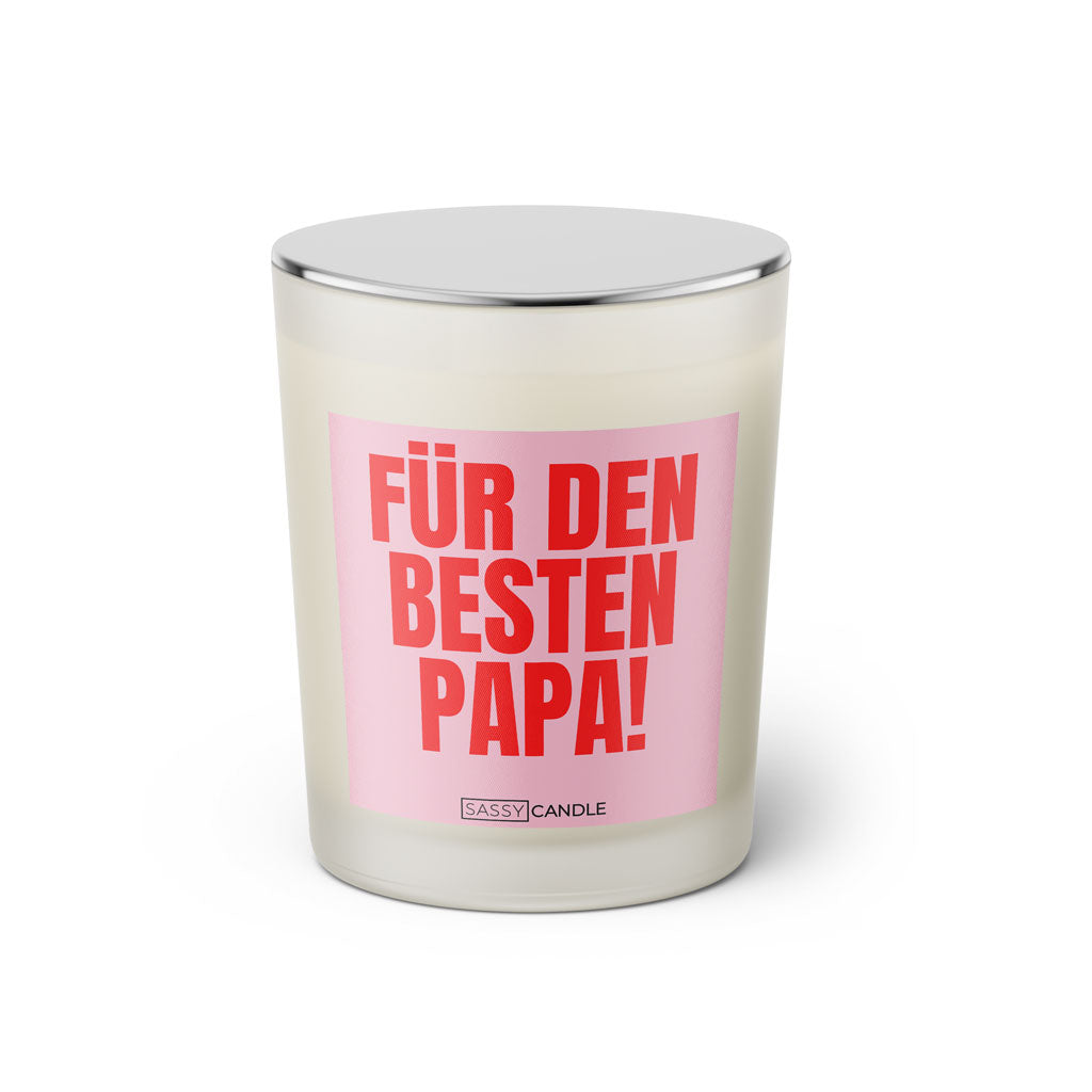 Duftkerze mit witzigem Spruch: Für den besten Papa! Farbe rosa und pinke Schrift. Kerzenglas mit silbernem geschlossenem Deckel von SassyCandle.