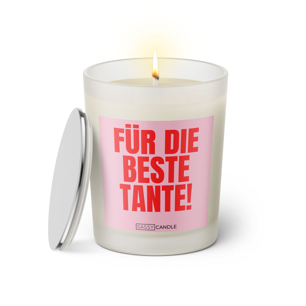 Duftkerze mit witzigem Spruch: Für die beste Tante. Farbe rosa und pinke Schrift. Kerzenglas mit silbernem Deckel von SassyCandle.