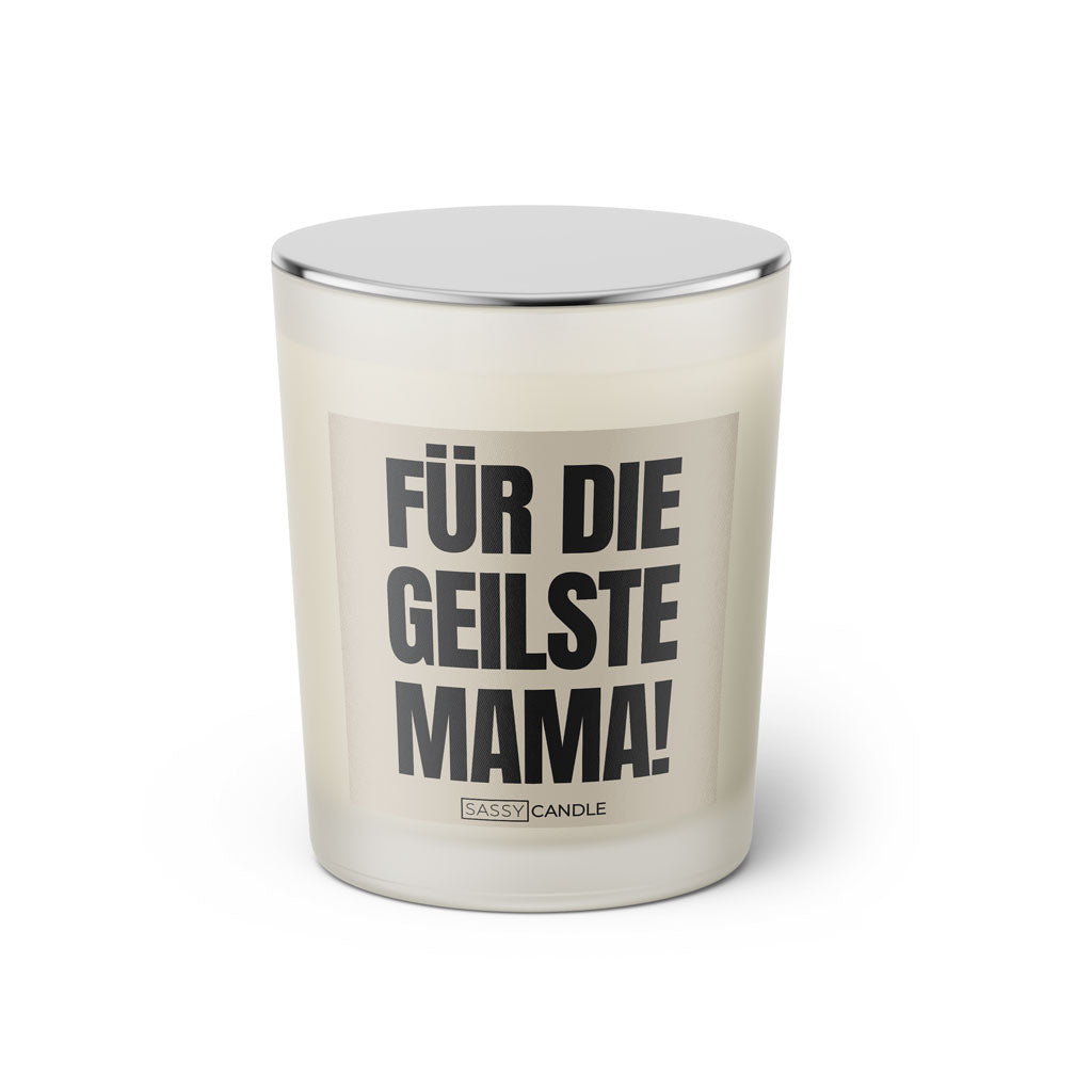 Duftkerze mit witzigem Spruch: Für die geilste Mama! Farbe schwarz und beige mit silbernem Deckel von Sassy Candle.