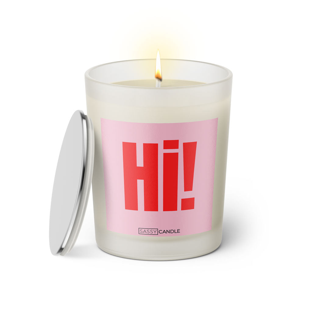 Duftkerze mit Spruch: Hi! Farbe rosa und pink von Sassy Candle.