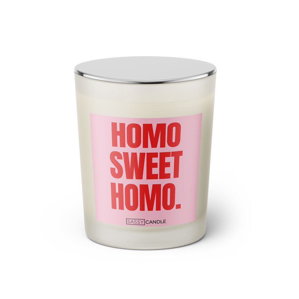 Duftkerze mit witzigen Spruch: Homo Sweet Homo. Farbe rosa und pink von Sassy Candle.
