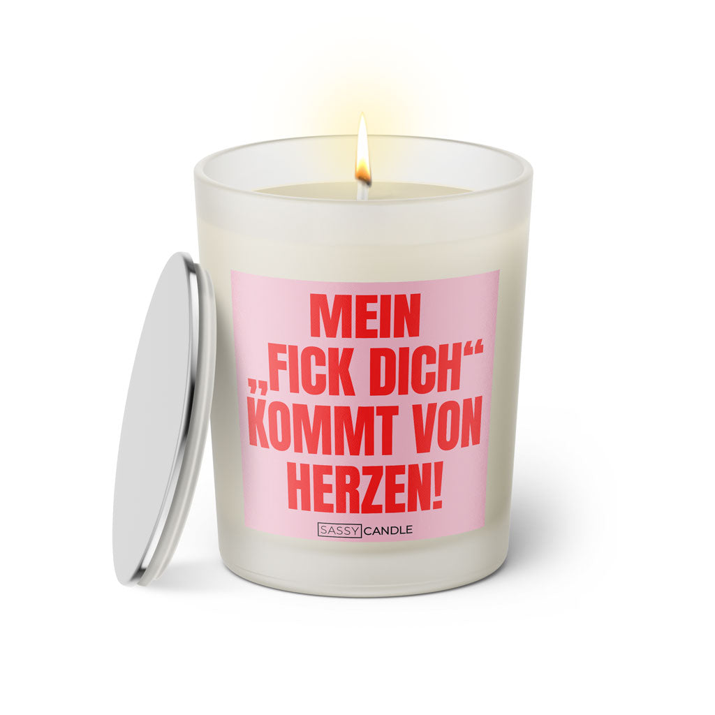 Duftkerze mit witzigem Spruch: Mein "fick dich" kommt von Herzen! Farbe rosa und pink mit silbernem Deckel von Sassy Candle.