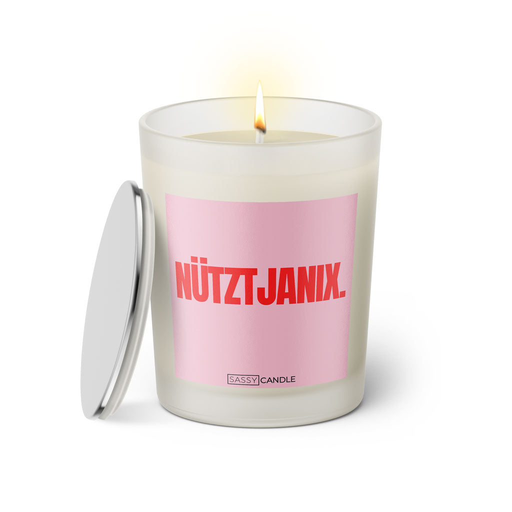 Duftkerze mit Spruch: Nütztjanix. Farbe rosa und pink von Sassy Candle.