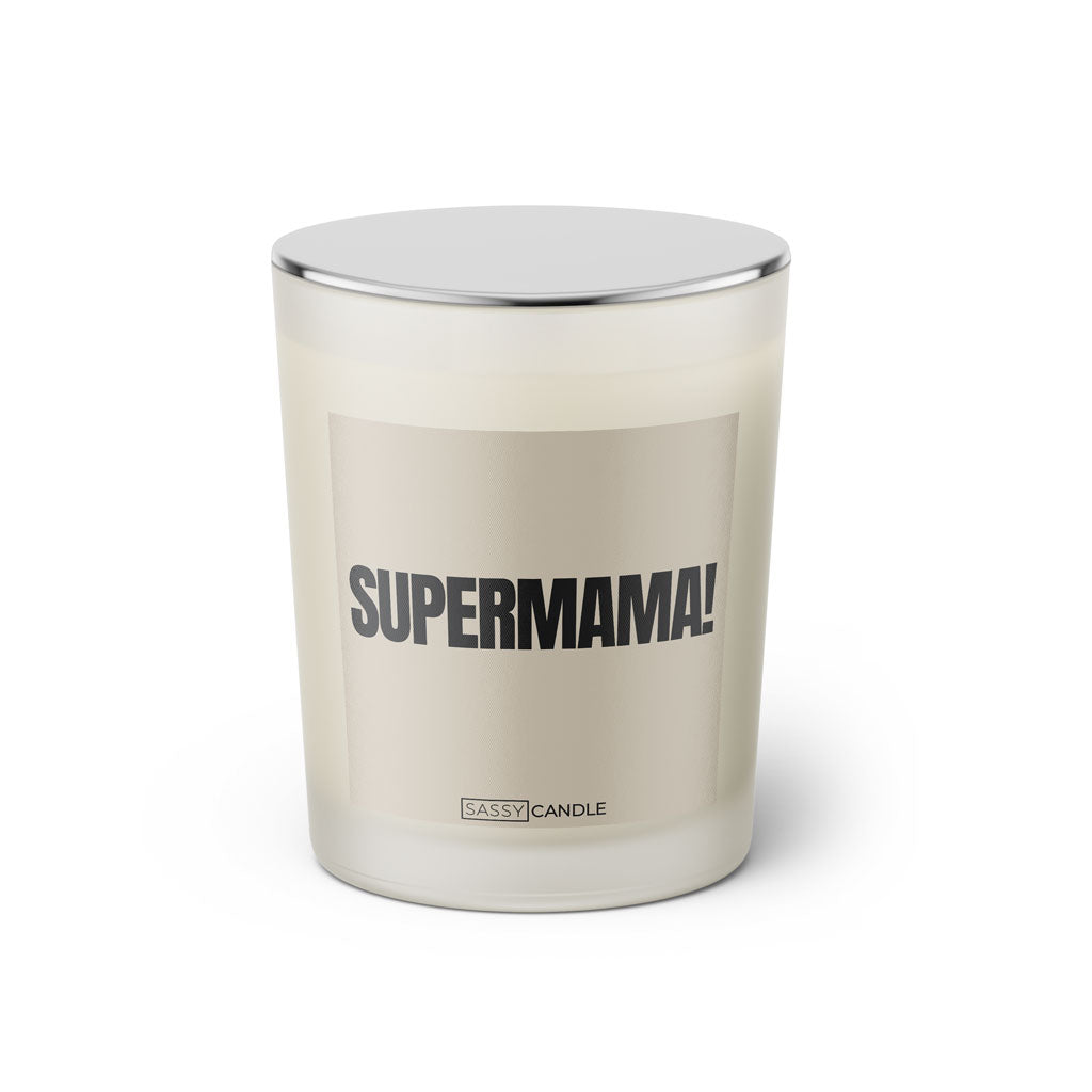 Duftkerze mit Spruch: Supermama! Farbe beige und schwarz von Sassy Candle.