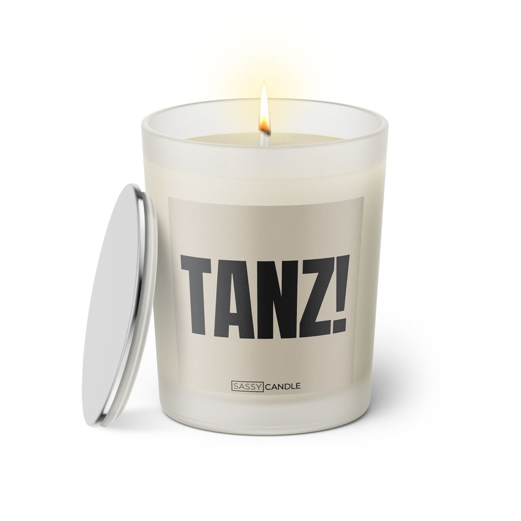 Duftkerze mit Spruch: Tanz! Farbe beige und schwarz von Sassy Candle.