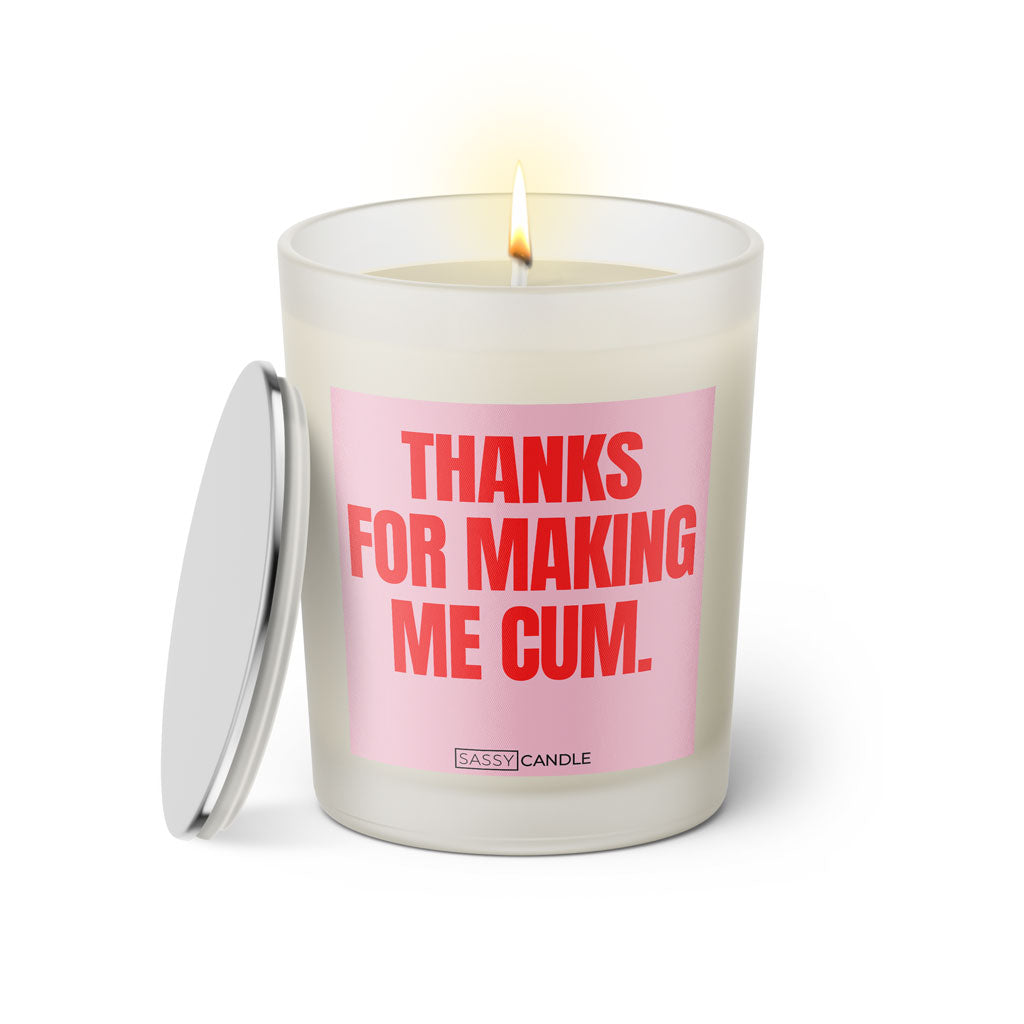 Duftkerze mit witzigen Spruch: Thanks for making me cum. Farbe rosa und pink von Sassy Candle.