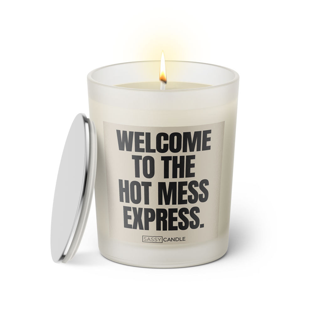 Duftkerze mit witzigen Spruch: Welcome to the hot mess express. Farbe beige und schwarz von Sassy Candle.
