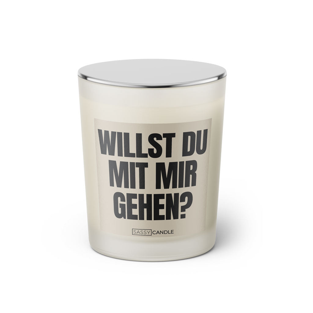 Duftkerze mit witzigen Spruch: Willst du mit mir gehen? Farbe beige und schwarz von Sassy Candle.