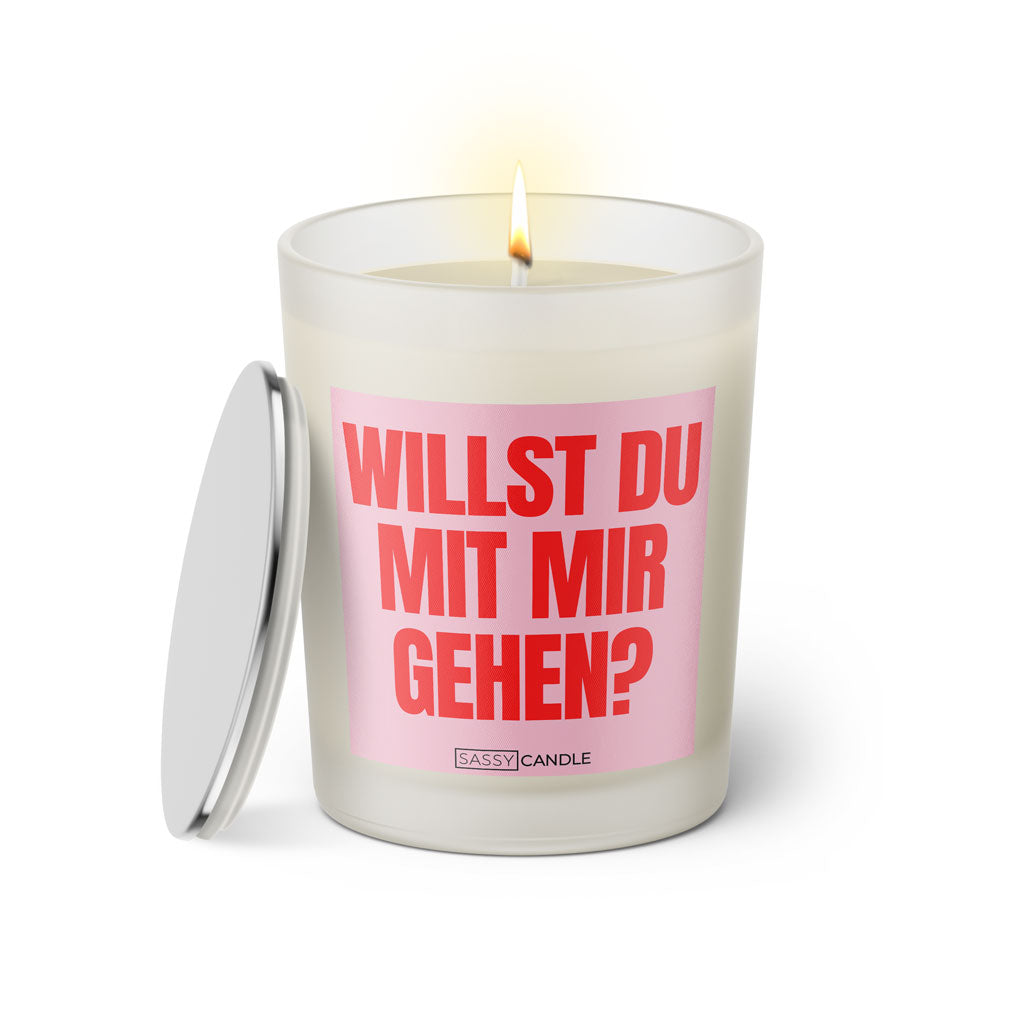 Duftkerze mit witzigen Spruch: Willst du mit mir gehen? Farbe rosa und pink von Sassy Candle.