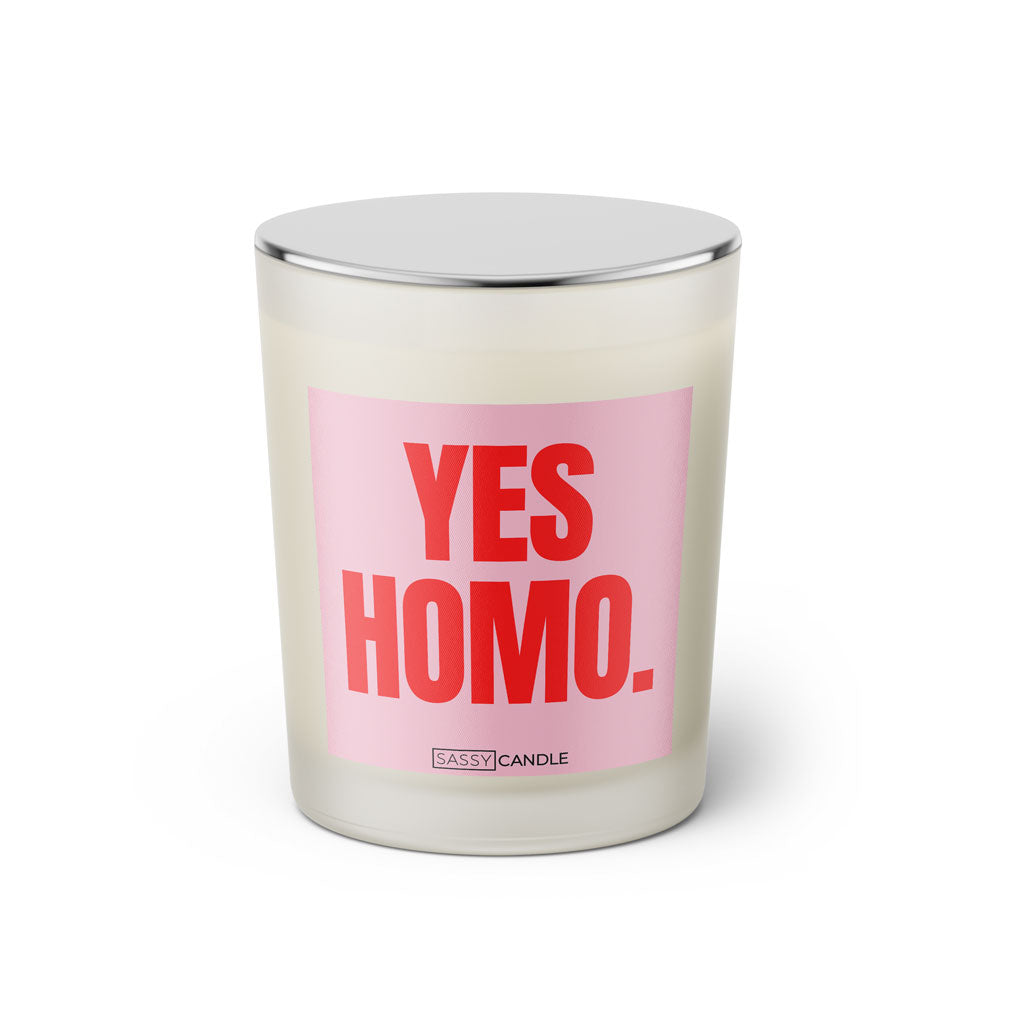 Duftkerze mit witzigen Spruch: Yes Homo. Farbe rosa und pink von Sassy Candle.