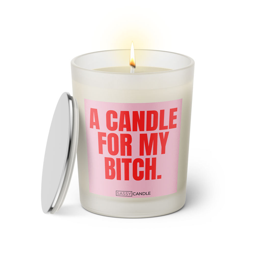 Duftkerze mit witzigen Spruch: A candle for my Bitch. Farbe rosa und pink von Sassy Candle.