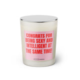 Duftkerze mit witzigem Spruch. Congrats same pussy forever. Farbe rosa und pinke Schrift. Kerzenglas mit geschlossenem silbernem Deckel von SassyCandle.