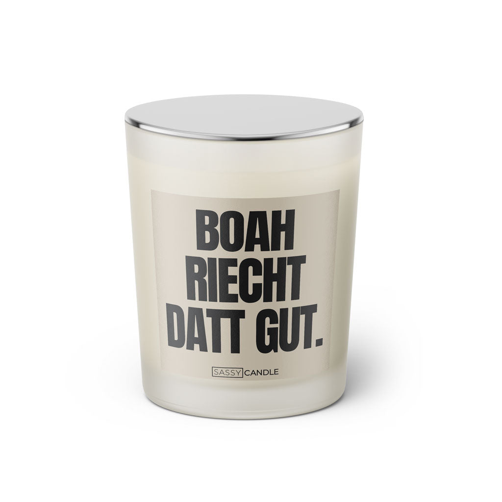 Duftkerze mit witzigen Spruch: Boah riecht datt gut. Farbe beige und schwarz von Sassy Candle.