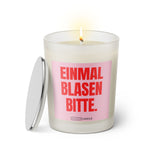 Duftkerze mit witzigen Spruch: Einmal blasen bitte. Farbe rosa und pink von Sassy Candle.