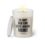 Duftkerze mit witzigem Spruch: Es gibt nur eine beste Mama: Meine! Farbe beige und schwarze Schrift. Kerzenglas mit silbernem Deckel von SassyCandle.