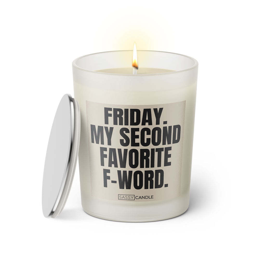 Duftkerze mit witzigem Spruch: Friday. My second favorite f word. Farbe beige und schwarze Schrift. Kerzenglas mit silbernem Deckel von SassyCandle.
