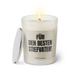 Duftkerze mit witzigem Spruch: Für den besten Stiefvater! Farbe beige und schwarze Schrift. Kerzenglas mit silbernem Deckel von SassyCandle.