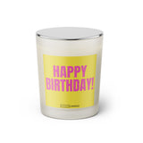 Duftkerze mit witzigem Spruch: Happy Birthday! Farbe gelb und pinke Schrift. Kerzenglas mit silbernem geschlossenem Deckel von SassyCandle.
