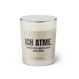 Duftkerze mit witzigen Spruch: Ich atme. Produktiver wird es heute nicht mehr. Kerzenglas mit silbernen Deckel von Sassy Candle. Farbe beige und schwarz.