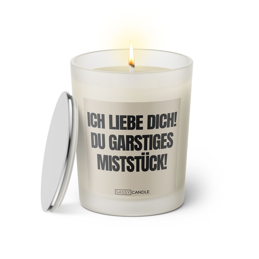 Duftkerze mit Spruch: Ich liebe dich! Du garstiges Miststück! Farbe beige und schwarz von Sassy Candle.