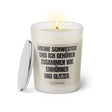 Duftkerze mit witzigem Spruch: Meine Schwester und ich gehören zusammen wie Einhörner und Glitzer! Farbe beige und schwarze Schrift. Kerzenglas mit silbernem Deckel von SassyCandle.