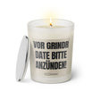 Duftkerze mit witzigen Spruch: Vor Grindr date bitte anzünden! Farbe beige und schwarz von Sassy Candle.
