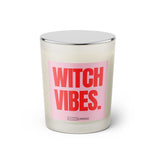 Duftkerze mit witzigen Spruch: Witch Vibes. Farbe rosa und pink von Sassy Candle.